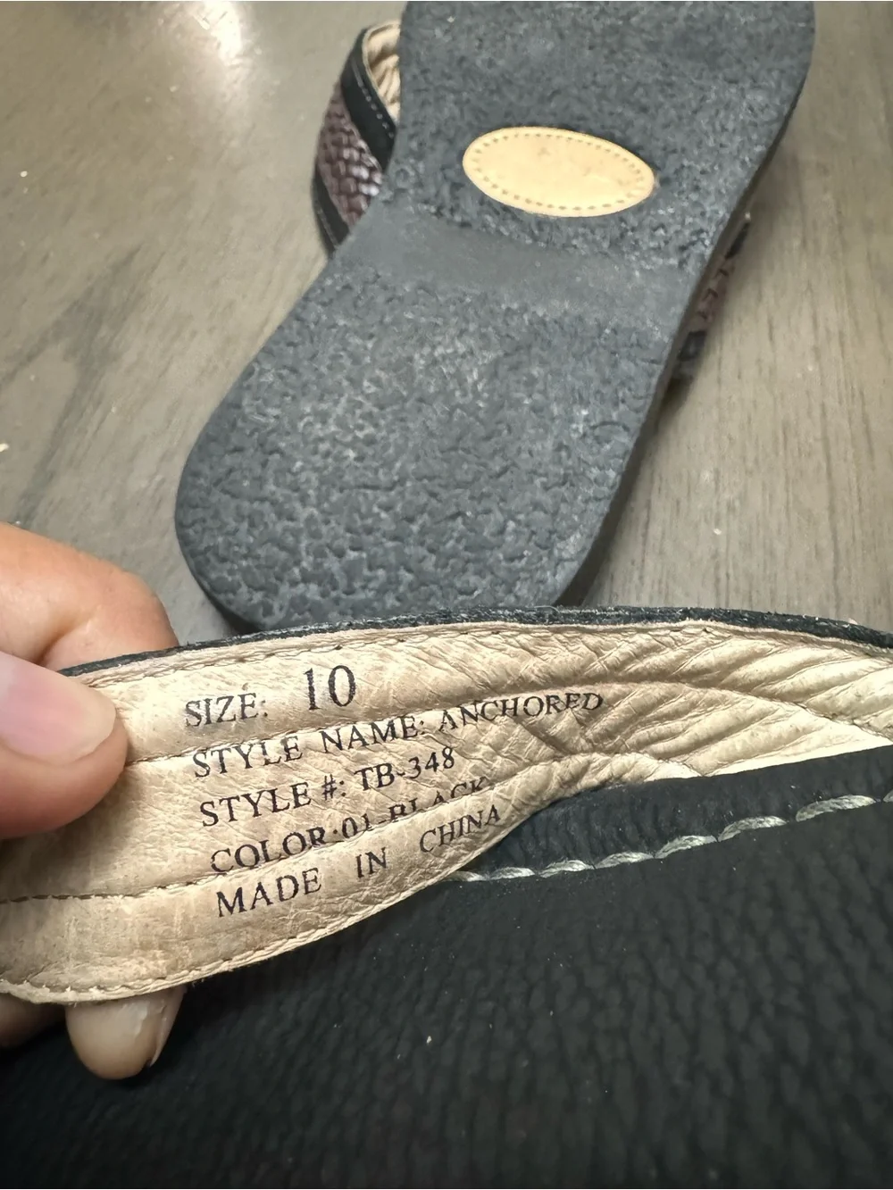 Tommy Bahama Leather Flip Flops Style Anchored Men’s Sz 10M